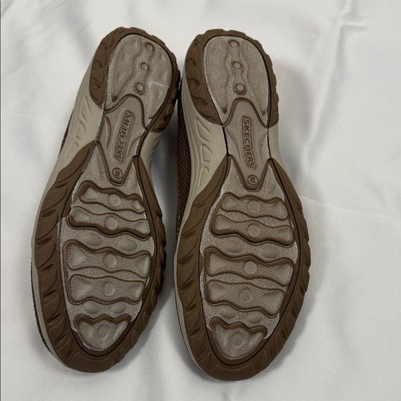 Skechers Women's Brown Slip-On Sneakers like New - Picture 7 of 10